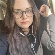 Diplomata in scienze umane e studentessa in lettere moderne, offro lezioni di letteratura italiana